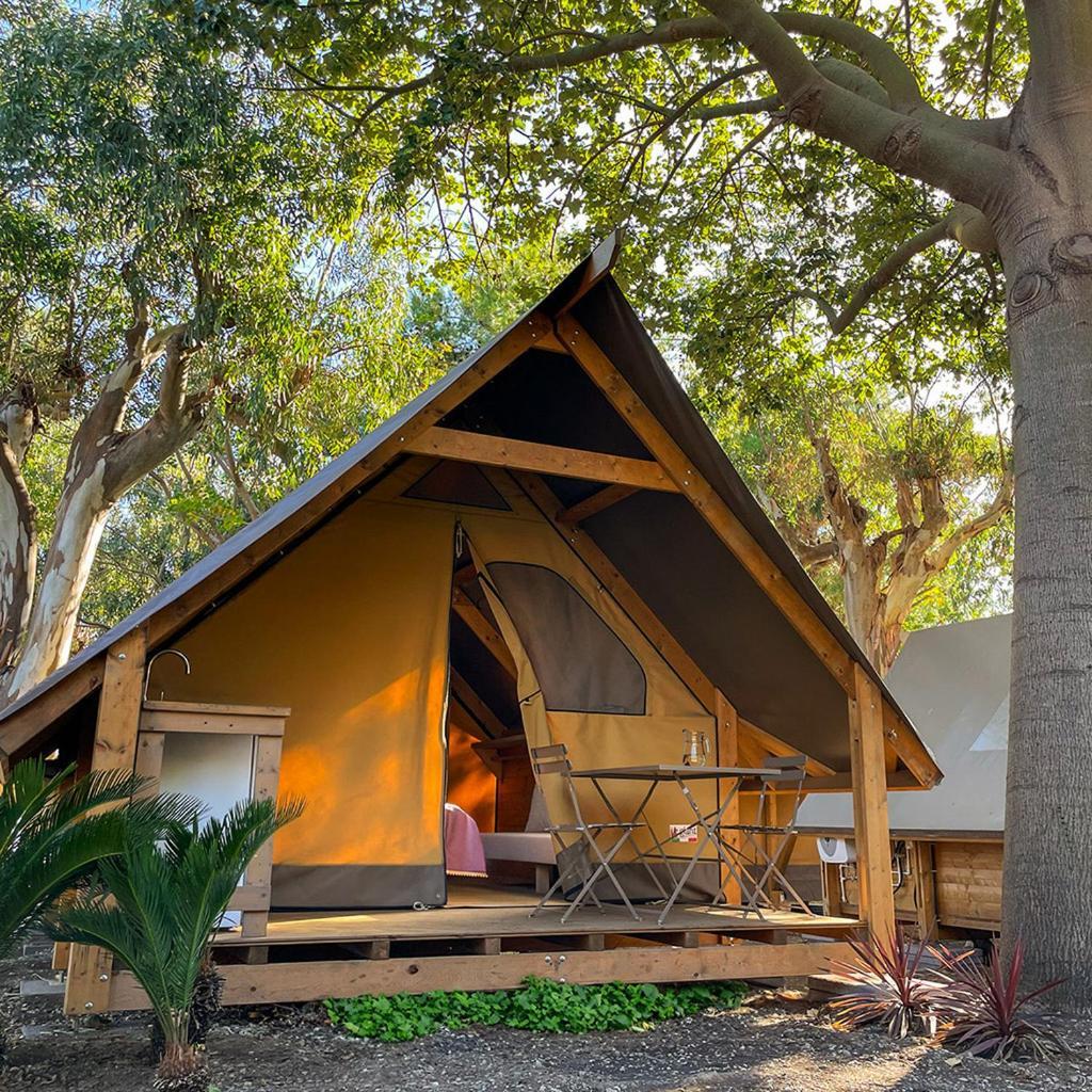 Il Pampaleone Glamping And Resort Acireale Dış mekan fotoğraf