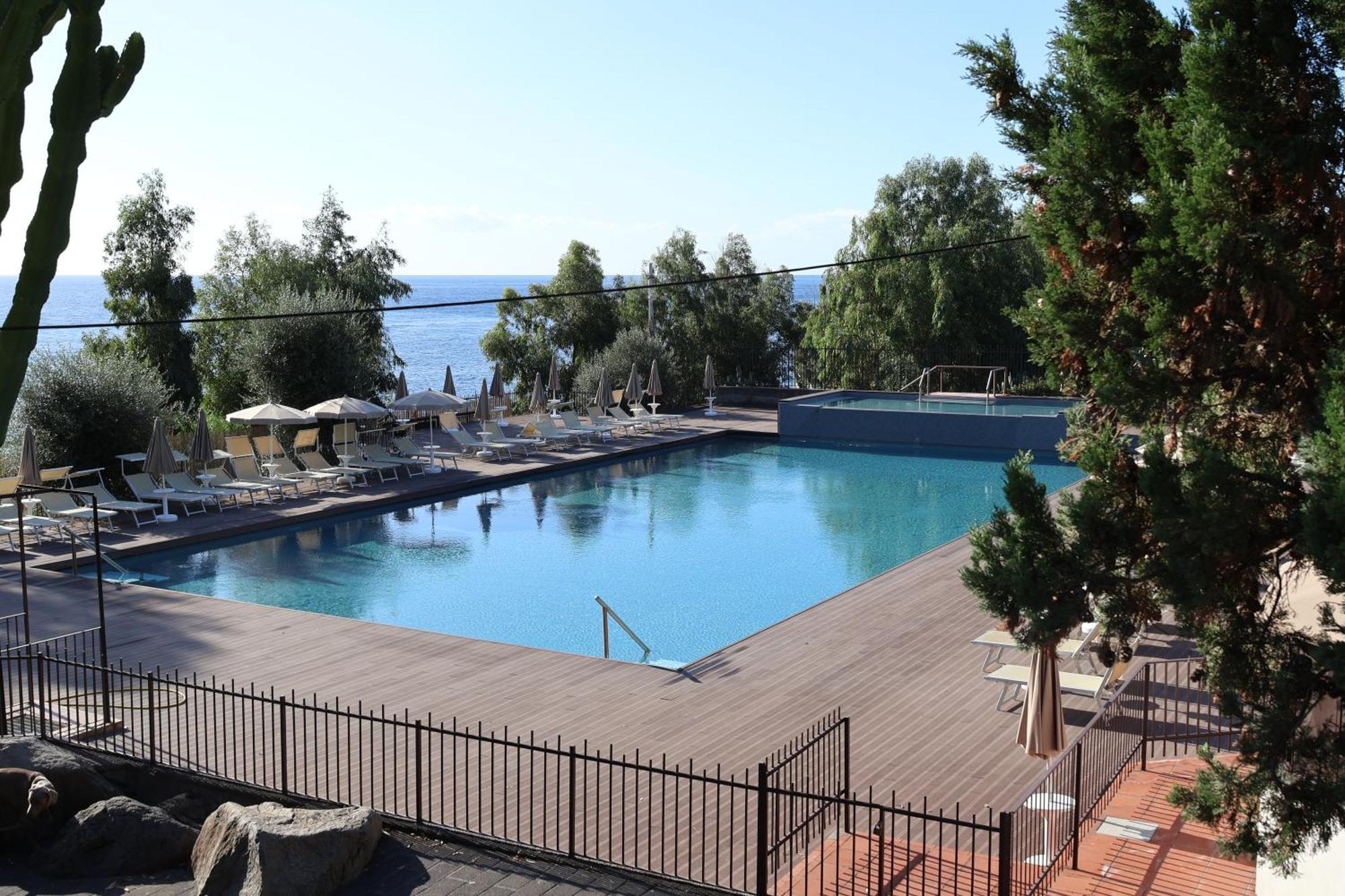 Il Pampaleone Glamping And Resort Acireale Dış mekan fotoğraf