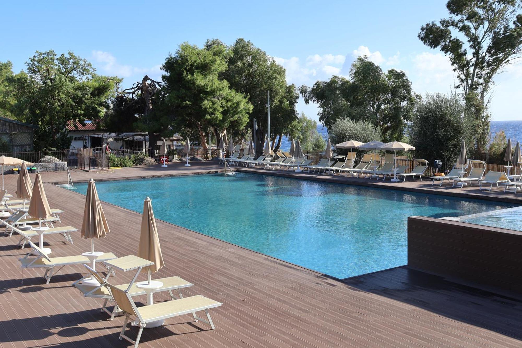 Il Pampaleone Glamping And Resort Acireale Dış mekan fotoğraf